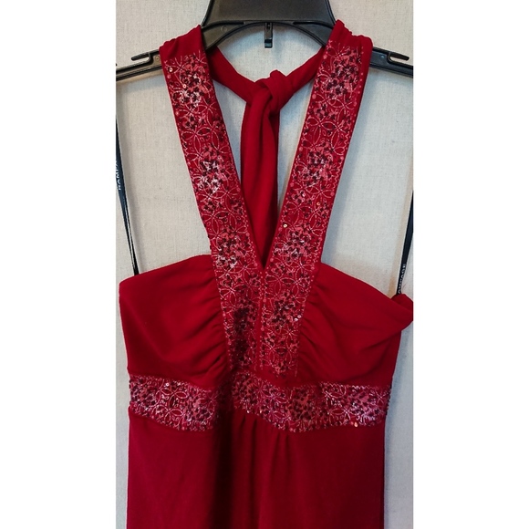 Women's/Junior's Red Shimmer Rampage Halter Top - Picture 4 of 7